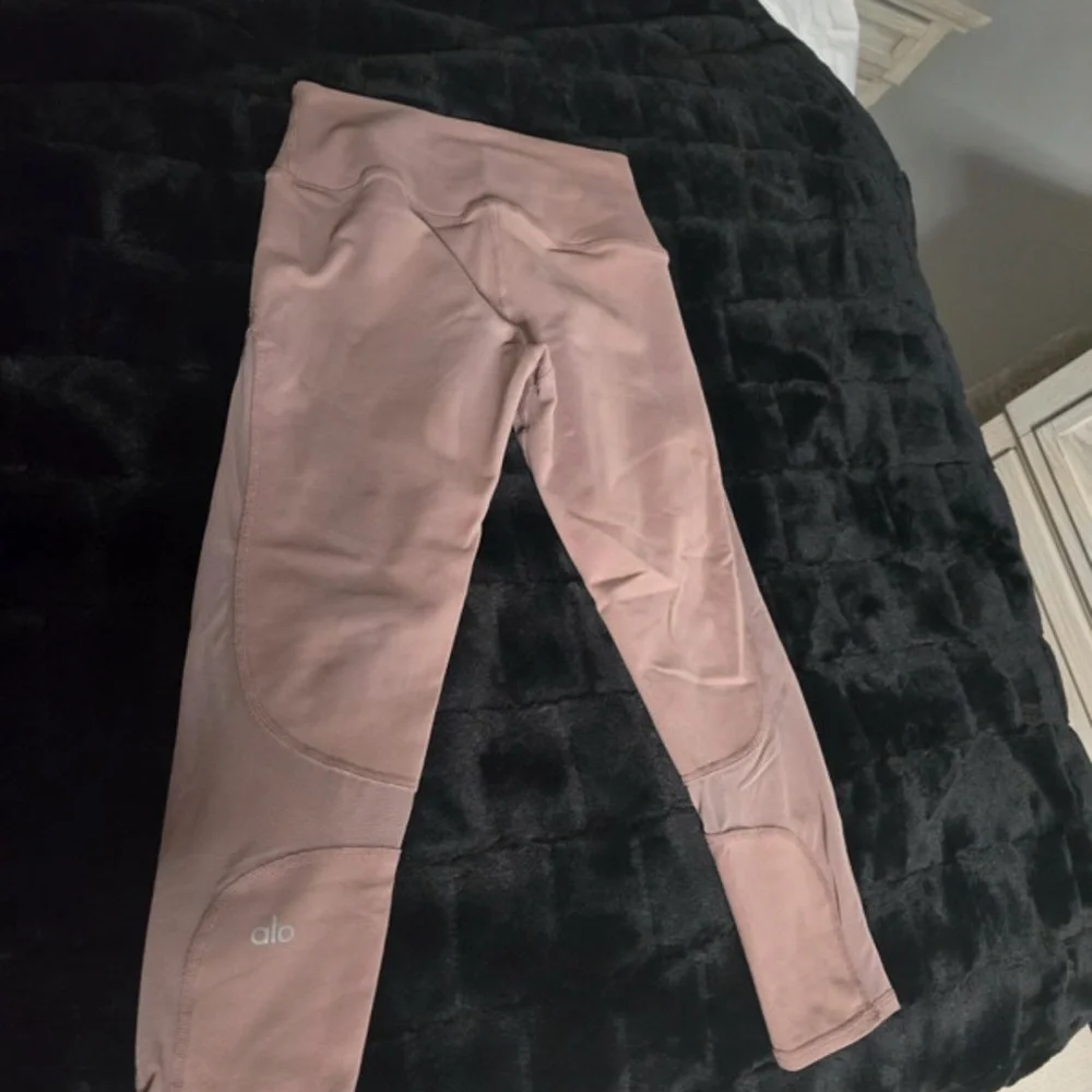 Alo yoga leggings rose color size small